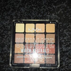 Brand new NYX eyeshadow pallet